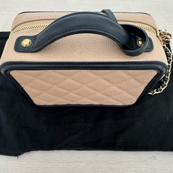 Chanel Small CC Filigree Vanity Case Black and Beige Caviar Antique Gold Hardwar - Picture 5 of 15